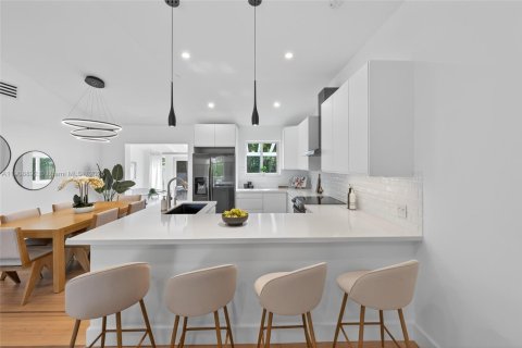 Villa ou maison à vendre à Miami Shores, Floride: 2 chambres, 113.81 m2 № 1964780 - photo 17