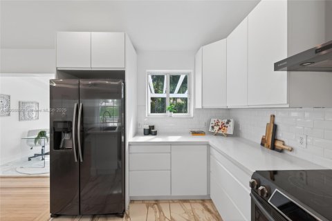 Villa ou maison à vendre à Miami Shores, Floride: 2 chambres, 113.81 m2 № 1964780 - photo 10