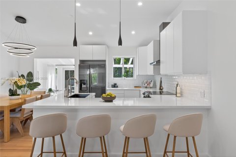 Villa ou maison à vendre à Miami Shores, Floride: 2 chambres, 113.81 m2 № 1964780 - photo 18