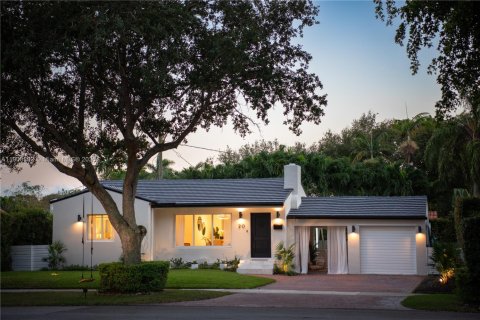 Villa ou maison à vendre à Miami Shores, Floride: 2 chambres, 113.81 m2 № 1964780 - photo 1