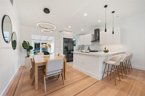 Villa ou maison à vendre à Miami Shores, Floride: 2 chambres, 113.81 m2 № 1964780 - photo 14