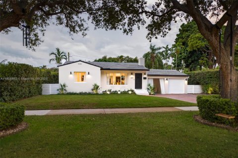 Villa ou maison à vendre à Miami Shores, Floride: 2 chambres, 113.81 m2 № 1964780 - photo 25