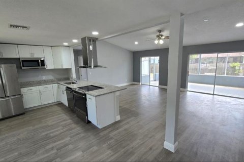 Casa en alquiler en Palm Bay, Florida, 3 dormitorios, 124.86 m2 № 1900513 - foto 6