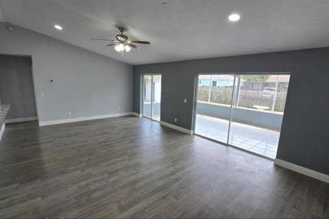 Casa en alquiler en Palm Bay, Florida, 3 dormitorios, 124.86 m2 № 1900513 - foto 9