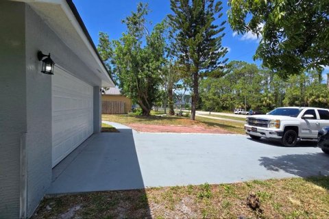 Casa en alquiler en Palm Bay, Florida, 3 dormitorios, 124.86 m2 № 1900513 - foto 20