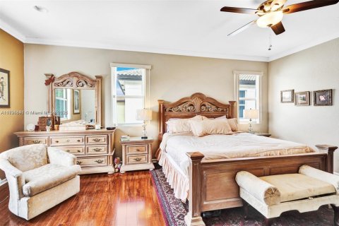 House in Homestead, Florida 6 bedrooms, 276.85 sq.m. № 1713459 - photo 12