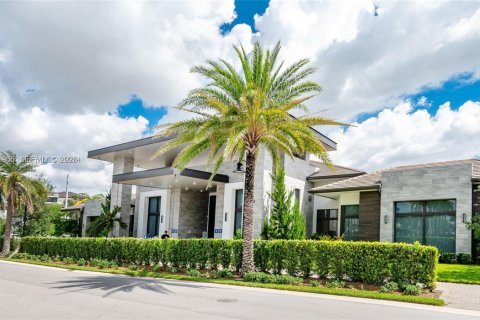 Condo in Doral, Florida, 2 bedrooms  № 2074976 - photo 2