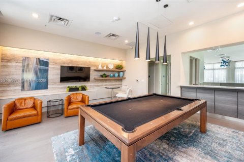 Condo in Doral, Florida, 2 bedrooms  № 2074976 - photo 9