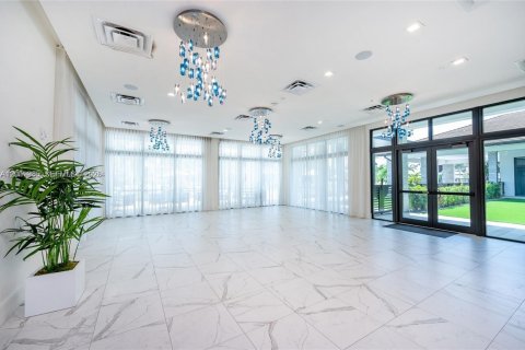 Condo in Doral, Florida, 2 bedrooms  № 2074976 - photo 5