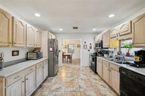 House in Eustis, Florida 3 bedrooms, 387.03 sq.m. № 1644273 - photo 24