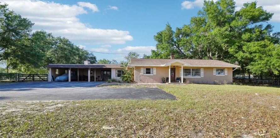 House in Eustis, Florida 3 bedrooms, 387.03 sq.m. № 1644273