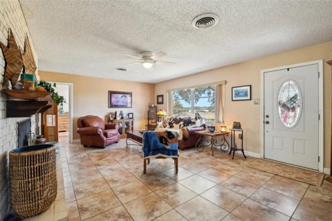 House in Eustis, Florida 3 bedrooms, 387.03 sq.m. № 1644273 - photo 8