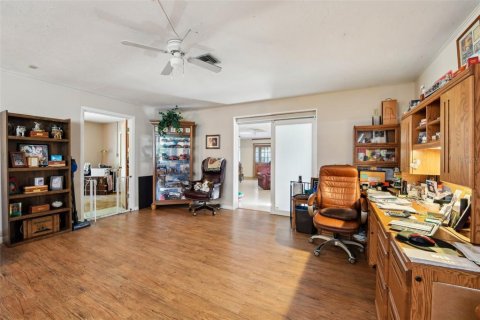 House in Eustis, Florida 3 bedrooms, 387.03 sq.m. № 1644273 - photo 29