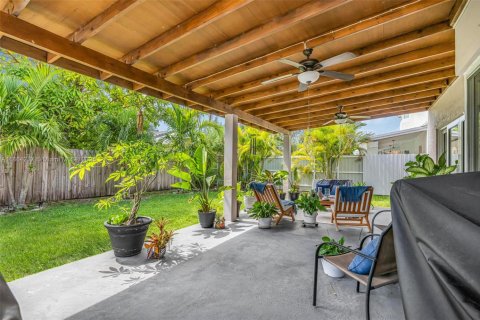 House in Miami, Florida 4 bedrooms, 224.45 sq.m. № 1893053 - photo 28