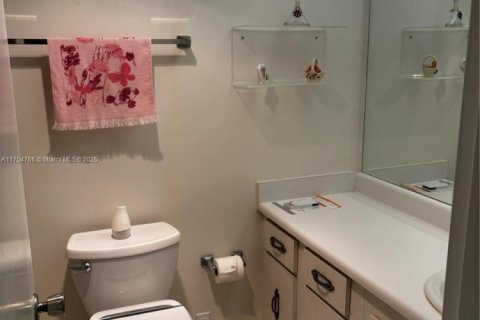 Condo in Sunny Isles Beach, Florida, 2 bedrooms  № 1939357 - photo 14