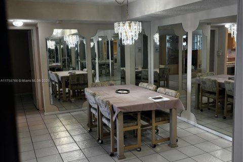 Condo in Sunny Isles Beach, Florida, 2 bedrooms  № 1939357 - photo 3