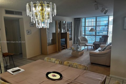 Condo in Sunny Isles Beach, Florida, 2 bedrooms  № 1939357