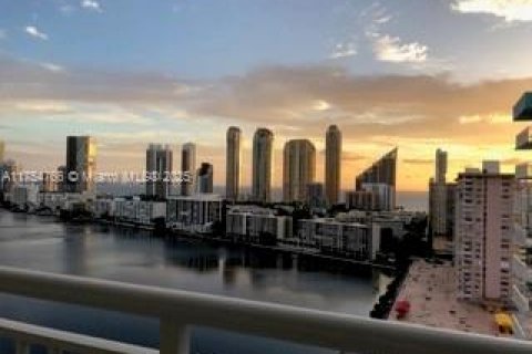 Condo in Sunny Isles Beach, Florida, 2 bedrooms  № 1939357 - photo 28