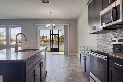 Casa en alquiler en Orlando, Florida, 5 dormitorios, 305.46 m2 № 1902960 - foto 9