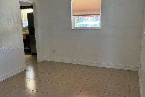 Villa ou maison à vendre à Coral Gables, Floride: 3 chambres, 136.94 m2 № 2037993 - photo 8