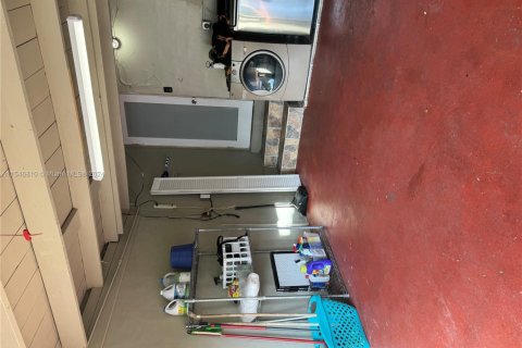 Villa ou maison à vendre à Coral Gables, Floride: 3 chambres, 136.94 m2 № 2037993 - photo 4