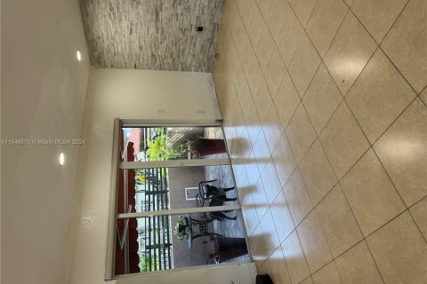 Villa ou maison à vendre à Coral Gables, Floride: 3 chambres, 136.94 m2 № 2037993 - photo 5