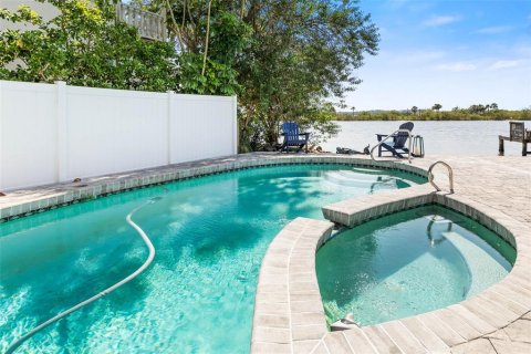 House in Ormond Beach, Florida 3 bedrooms, 181.44 sq.m. № 1203433 - photo 4
