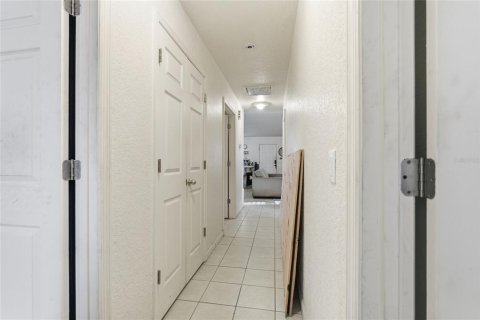 House in Tampa, Florida 3 bedrooms, 109.25 sq.m. № 2215094 - photo 26