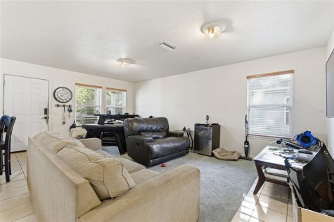 House in Tampa, Florida 3 bedrooms, 109.25 sq.m. № 2215094 - photo 7