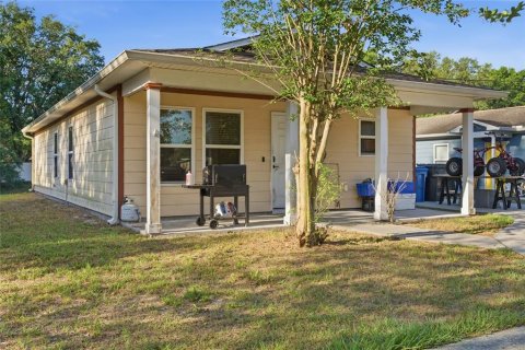 House in Tampa, Florida 3 bedrooms, 109.25 sq.m. № 2215094 - photo 3