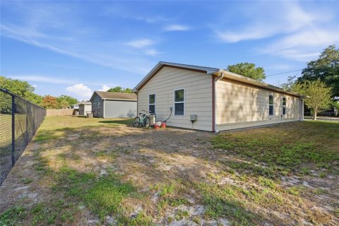 House in Tampa, Florida 3 bedrooms, 109.25 sq.m. № 2215094 - photo 28