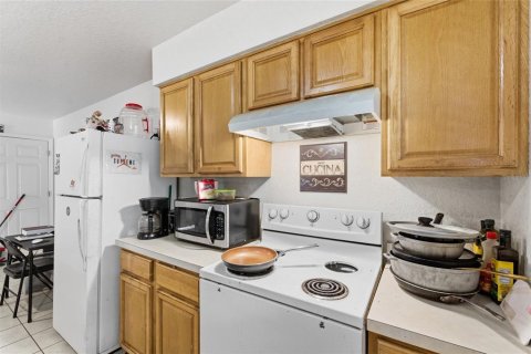 House in Tampa, Florida 3 bedrooms, 109.25 sq.m. № 2215094 - photo 11