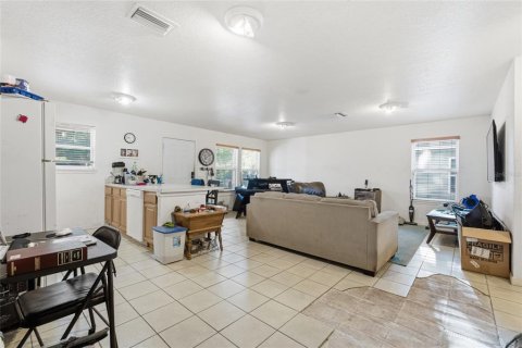 House in Tampa, Florida 3 bedrooms, 109.25 sq.m. № 2215094 - photo 5