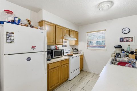 House in Tampa, Florida 3 bedrooms, 109.25 sq.m. № 2215094 - photo 10