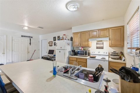 House in Tampa, Florida 3 bedrooms, 109.25 sq.m. № 2215094 - photo 9