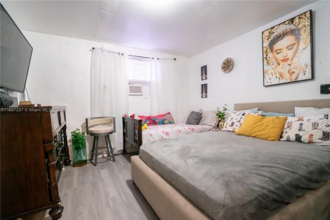 Propiedad comercial en venta en Miami, Florida, 201.13 m2 № 1948753 - foto 19