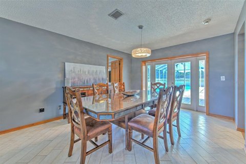 House in Plant City, Florida 4 bedrooms, 251.58 sq.m. № 1666494 - photo 19