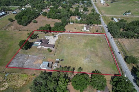 House in Plant City, Florida 4 bedrooms, 251.58 sq.m. № 1666494 - photo 2