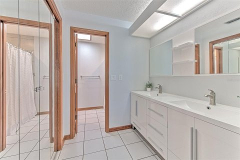 House in Plant City, Florida 4 bedrooms, 251.58 sq.m. № 1666494 - photo 30