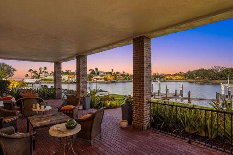 House in Sarasota, Florida 4 bedrooms, 541.25 sq.m. № 2422719 - photo 9