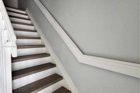 Снять в аренду таунхаус в Майами, Флорида 3 спальни, 106.84м2, № 1872128 - фото 8