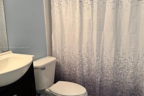 Снять в аренду таунхаус в Майами, Флорида 3 спальни, 106.84м2, № 1872128 - фото 14