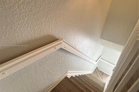 Снять в аренду таунхаус в Майами, Флорида 3 спальни, 106.84м2, № 1872128 - фото 25