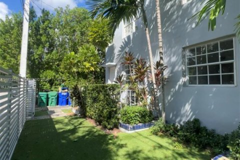 Casa en alquiler en Miami, Florida, 2 dormitorios, 189.89 m2 № 1976470 - foto 11