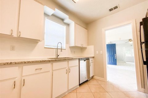 Casa en alquiler en Tampa, Florida, 2 dormitorios, 98.76 m2 № 1840641 - foto 3