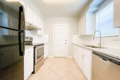 Casa en alquiler en Tampa, Florida, 2 dormitorios, 98.76 m2 № 1840641 - foto 4