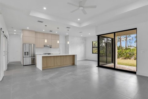 House in Englewood, Florida 3 bedrooms, 172.24 sq.m. № 2232926 - photo 4