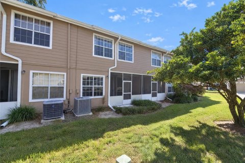 Condo in Altamonte Springs, Florida, 2 bedrooms  № 2433776 - photo 16