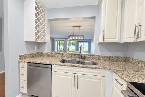 Condo in Altamonte Springs, Florida, 2 bedrooms  № 2433776 - photo 6