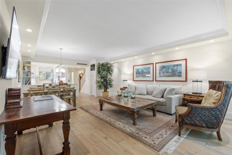 Townhouse in Coral Gables, Florida 2 bedrooms, 140.75 sq.m. № 1845650 - photo 3